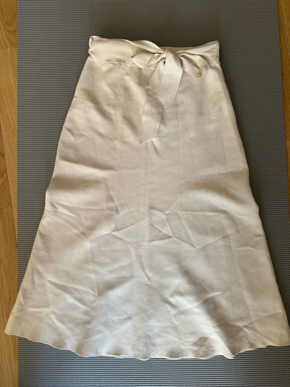 Aritzia Wilfred Tie-Waist Cream A-Line Skirt